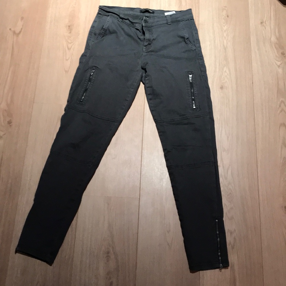 Grey Banana Republic skinny pants
